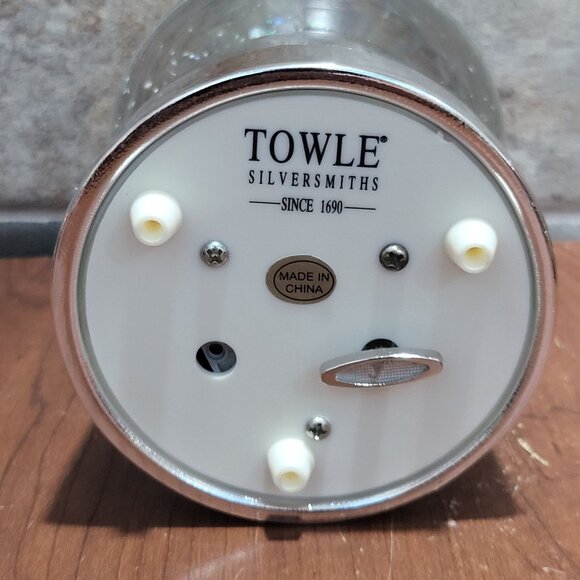 Towle Snowman Snowman Globe Music Box Plays 12 Days of Christmas Holiday Decor - Picture 9 of 11